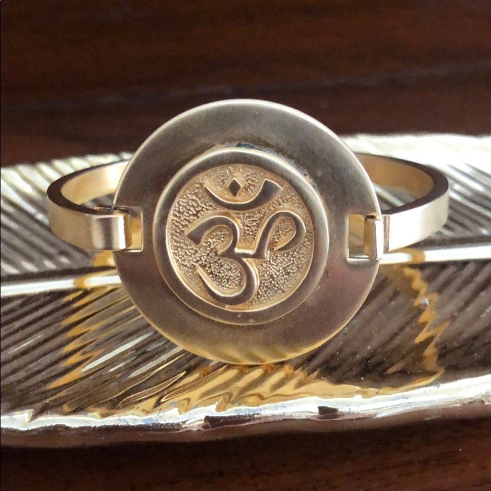 Debra Skyler, Light By Sky Om Bracelet